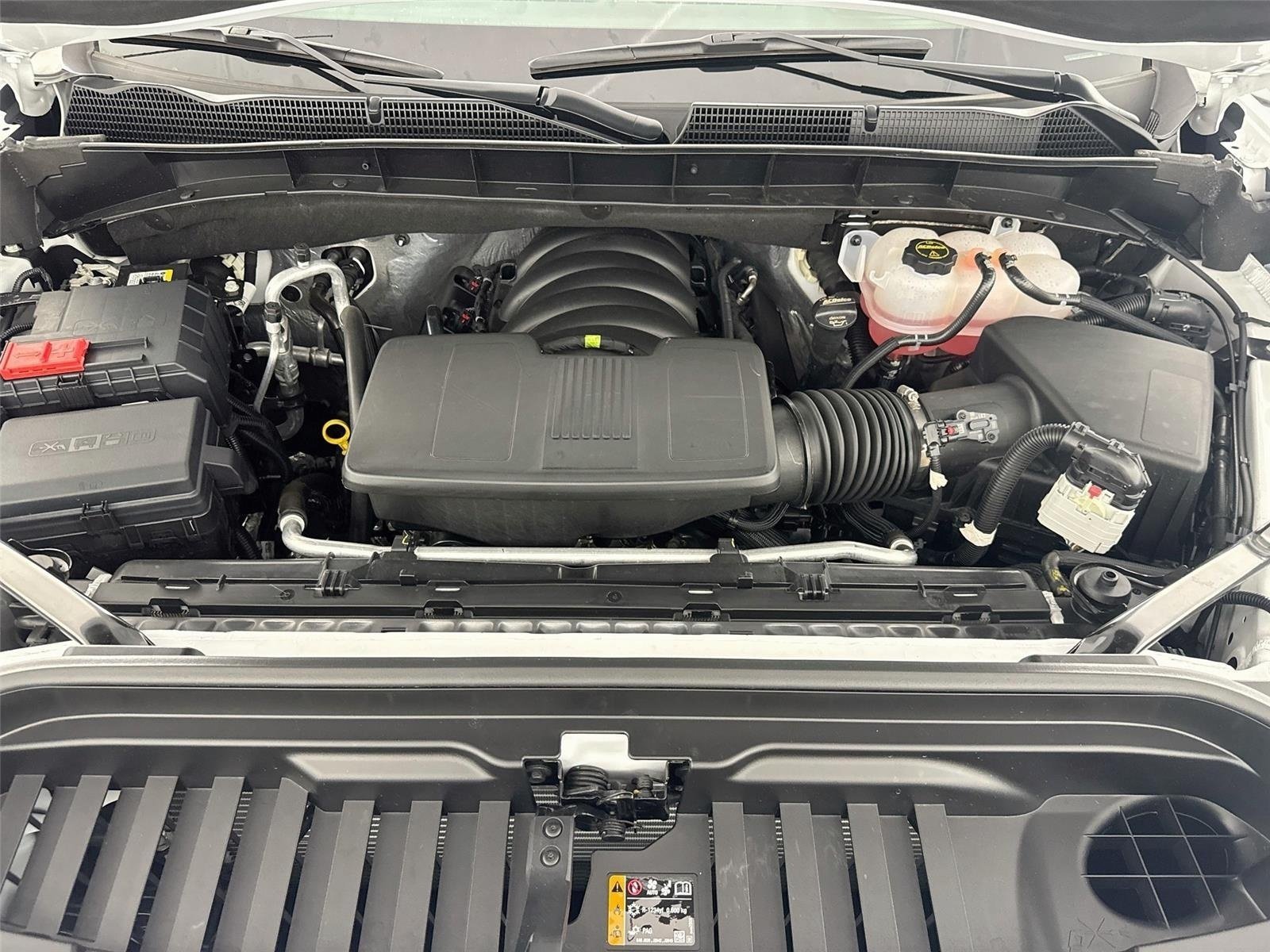 Used 2026 Summit White GMC Elevation image 29