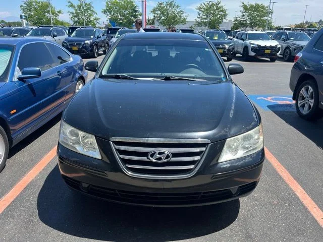 Used 2009 Black Hyundai GLS image 3