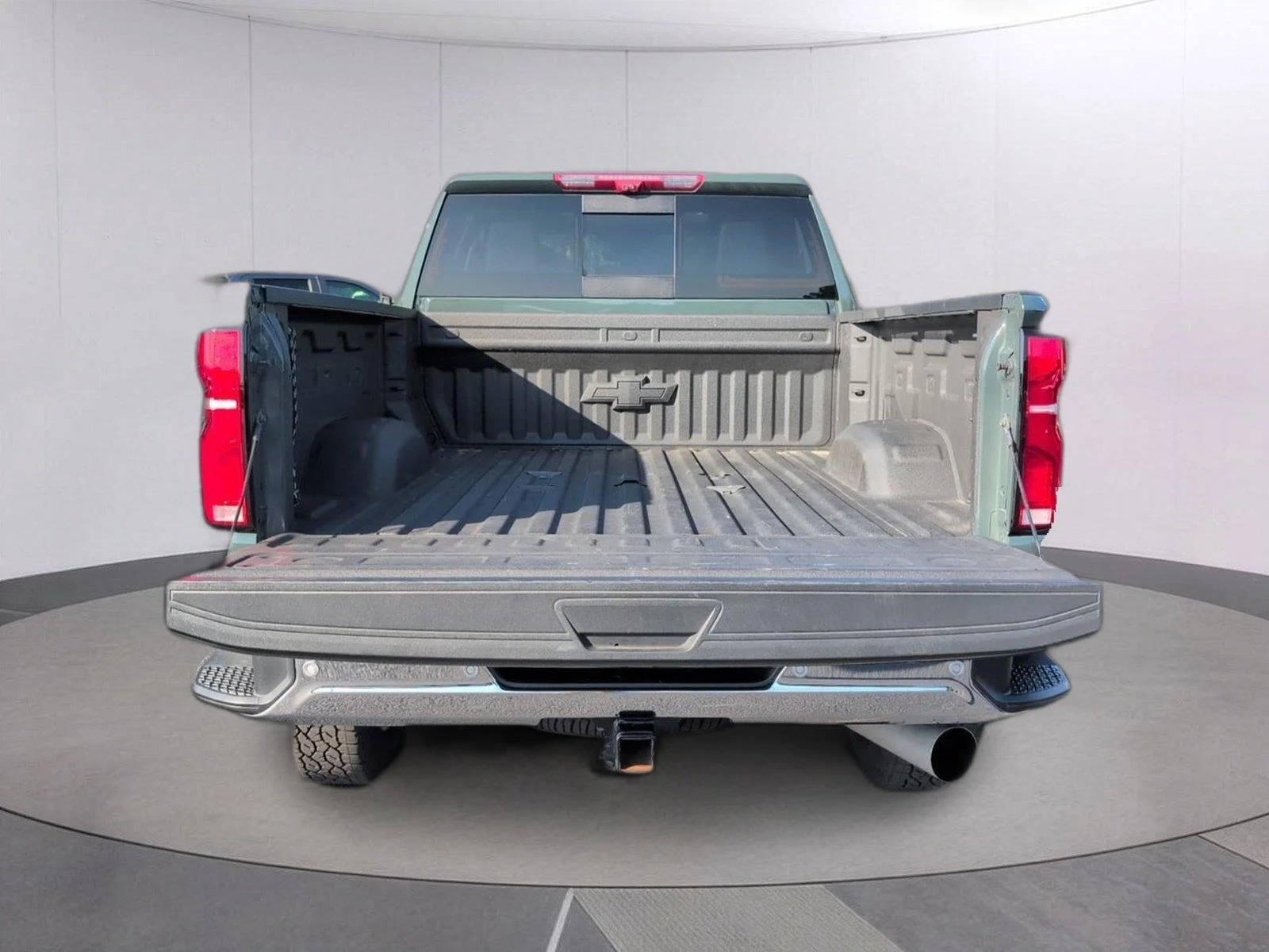 Used 2025 Cypress Gray Chevrolet LTZ image 5