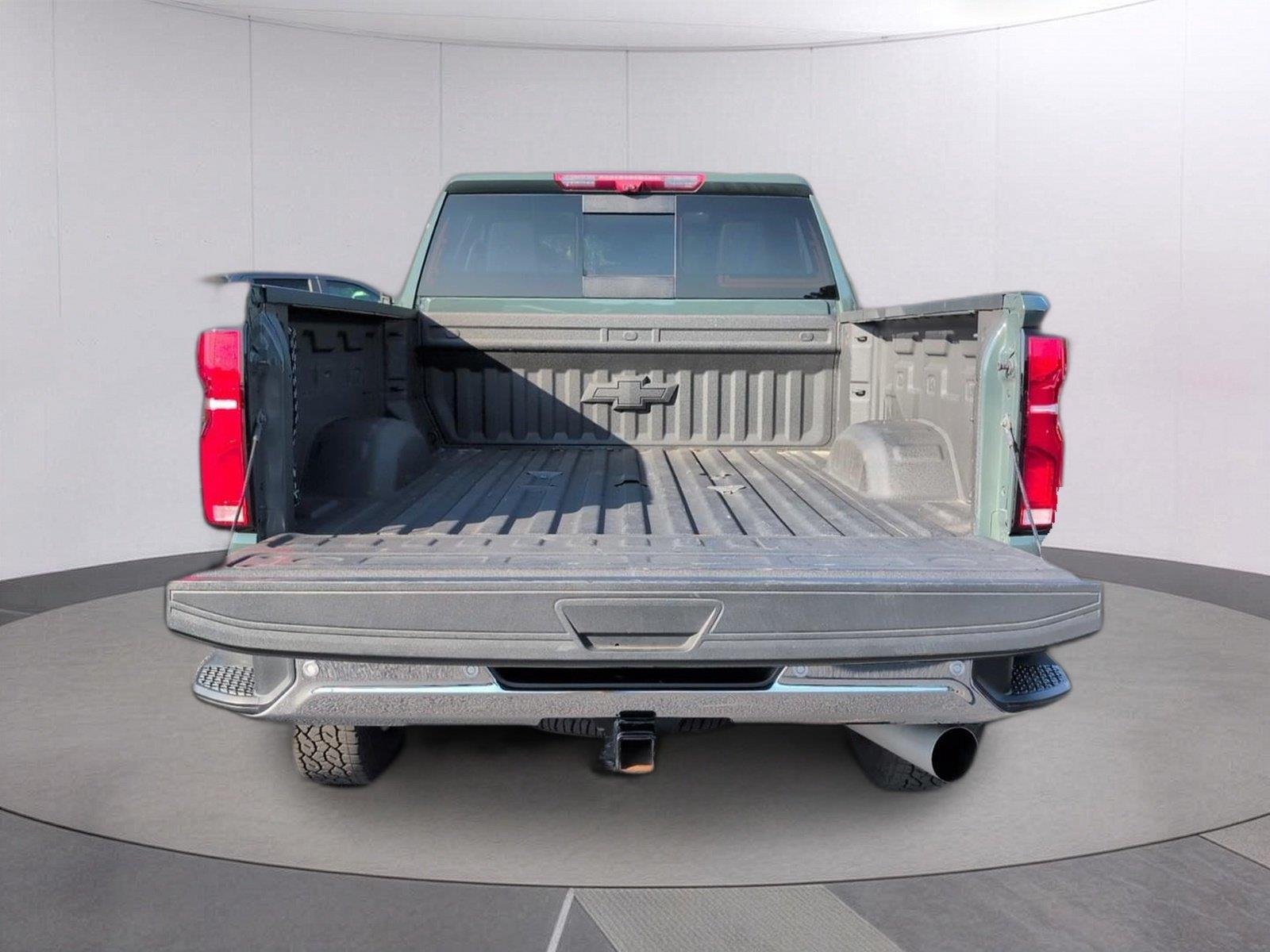 Used 2025 Cypress Gray Chevrolet LTZ image 5