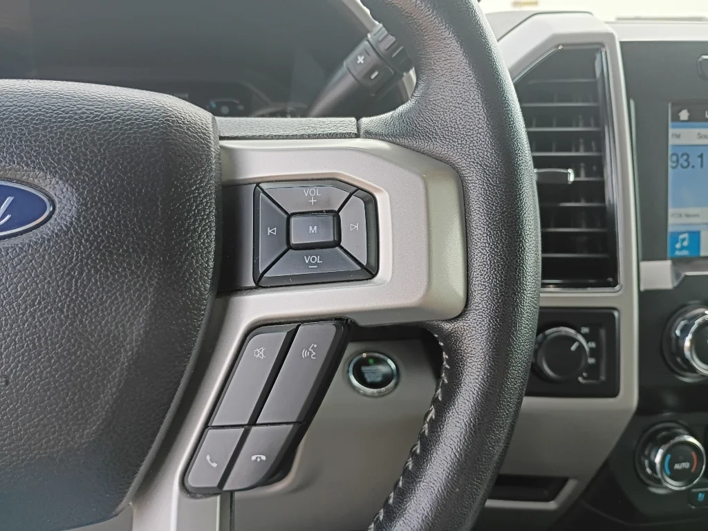 Used 2019 Oxford White Ford LARIAT image 24