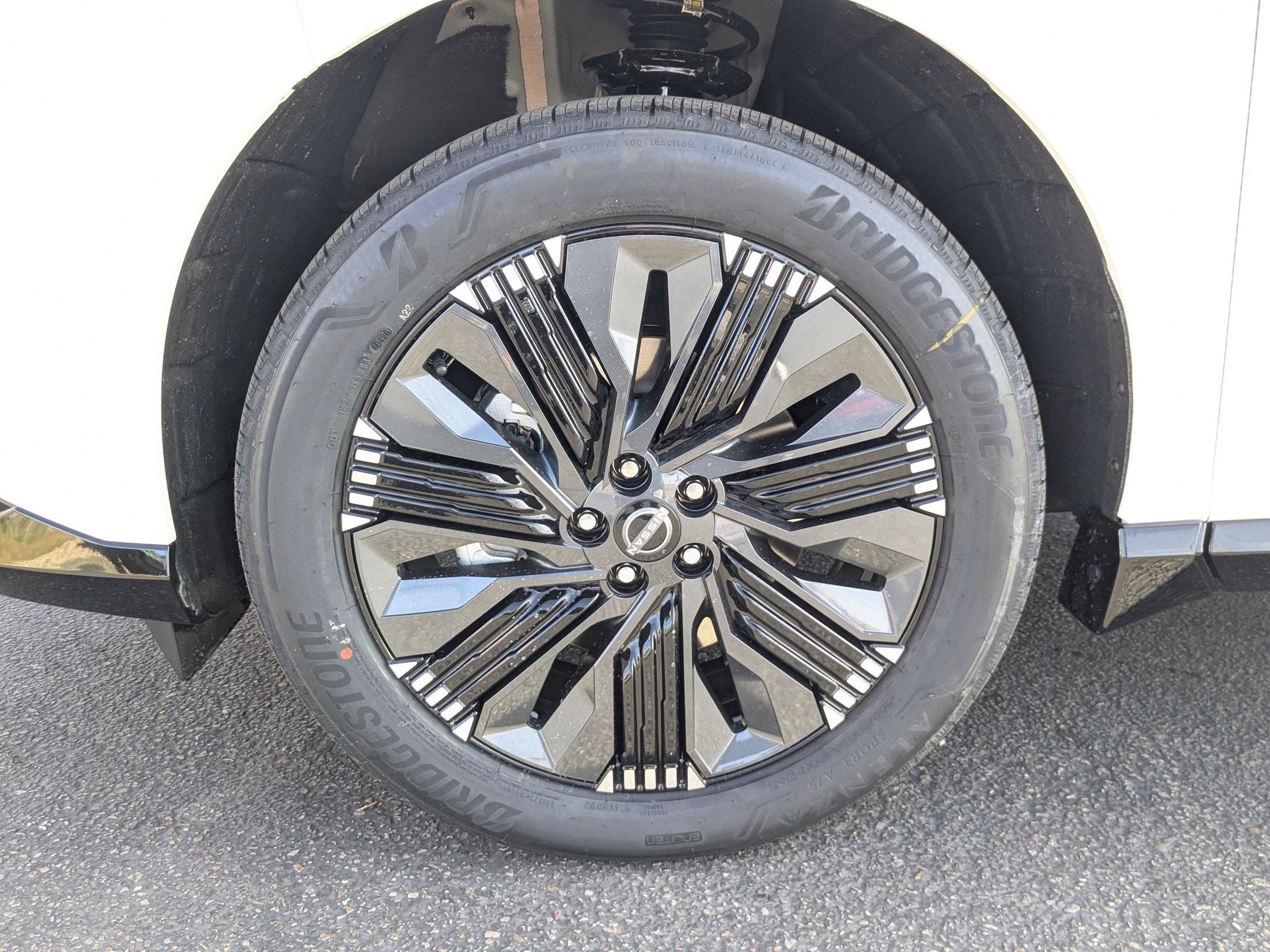 New 2026 Everest White Pearl Tricoat/Super Black Nissan Platinum image 17
