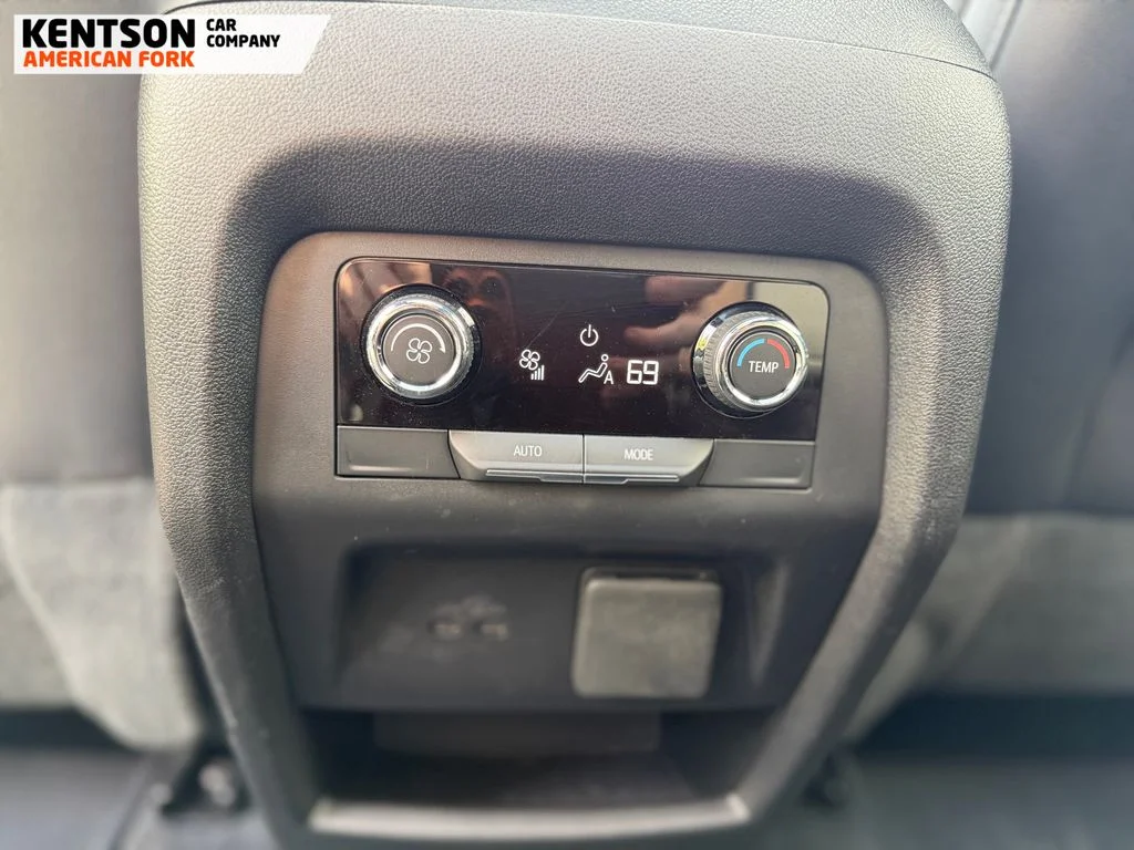 Used 2025 Red Chevrolet Z71 image 31