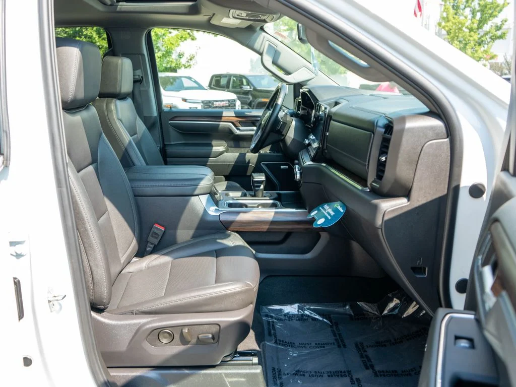 2024 GMC Sierra 1500 SLT - Photo 10
