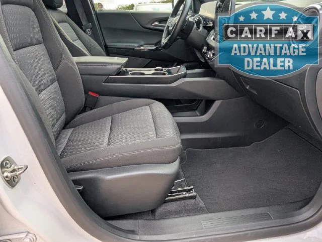 Used 2026 Summit White Chevrolet LT image 30