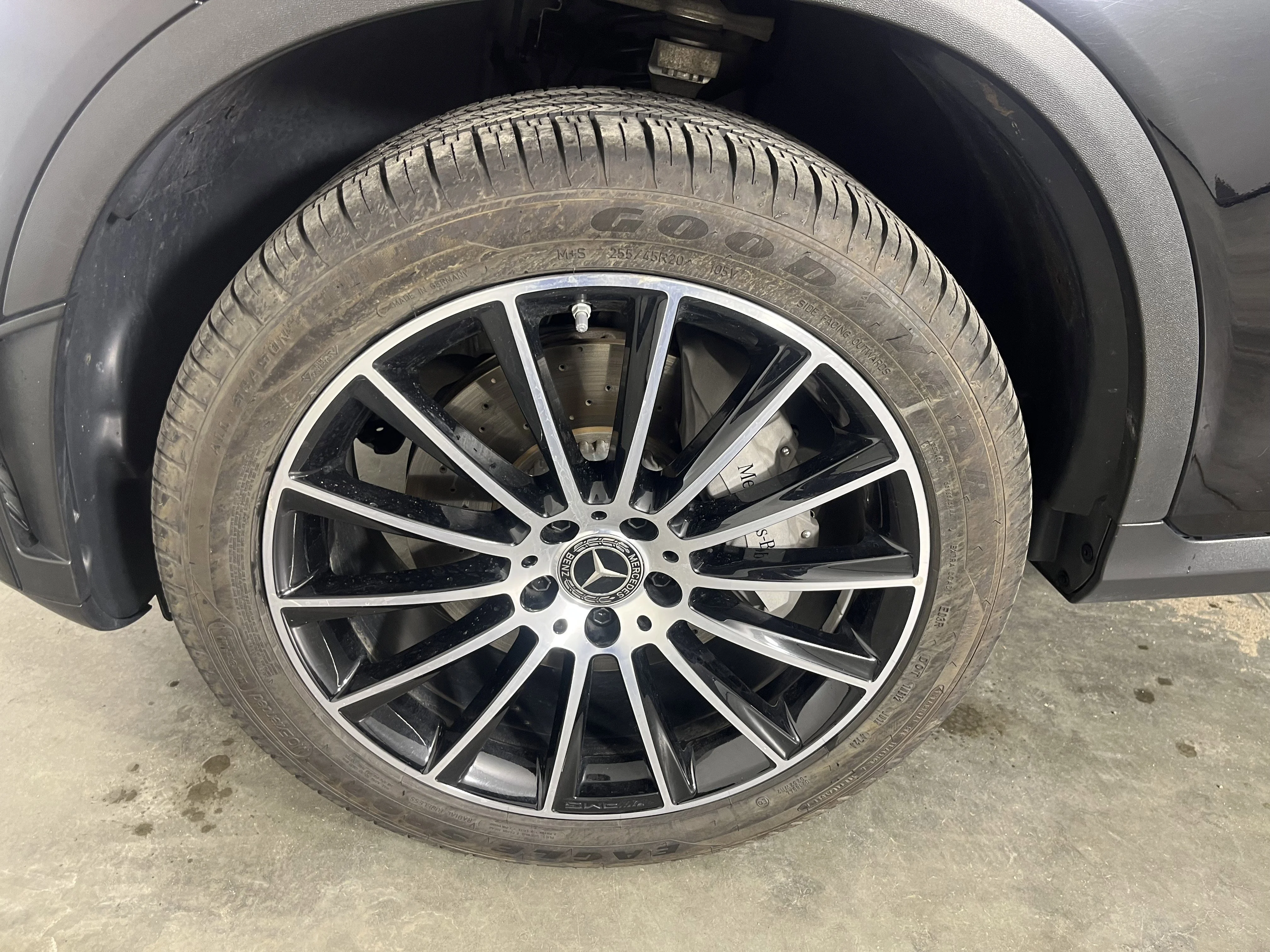 Used 2023 Obsidian Black Metallic Mercedes-Benz GLC 300 image 26