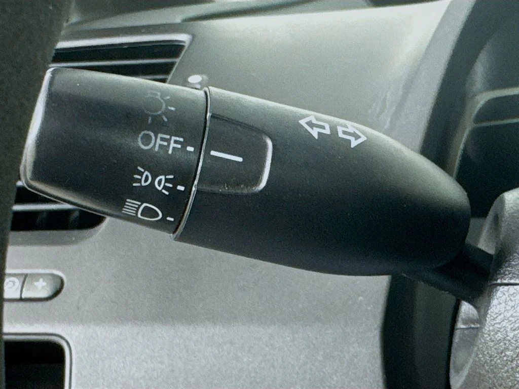 Used 2008 Silver Honda LX image 13