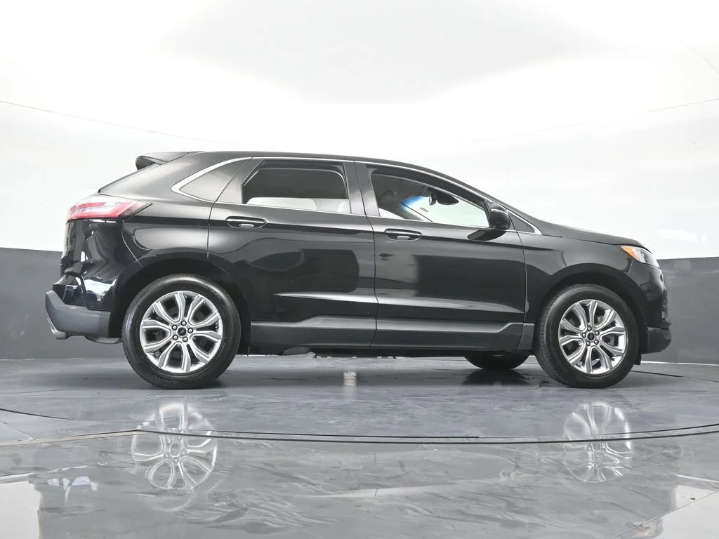 Used 2024 Black Metallic Ford Titanium image 65