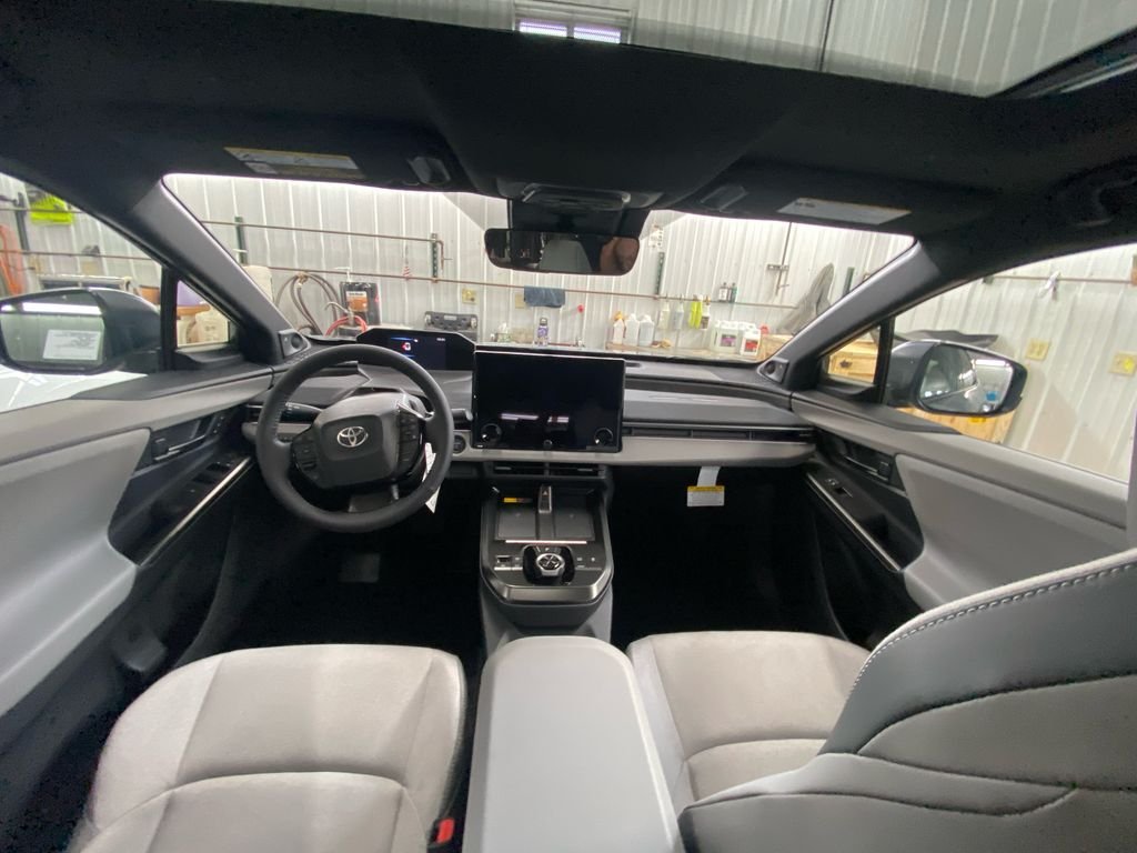 New 2026 Overcast Toyota  XSE image 9