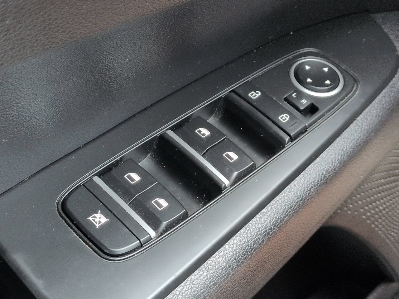 Used 2023 Gravity Gray Kia  image 24