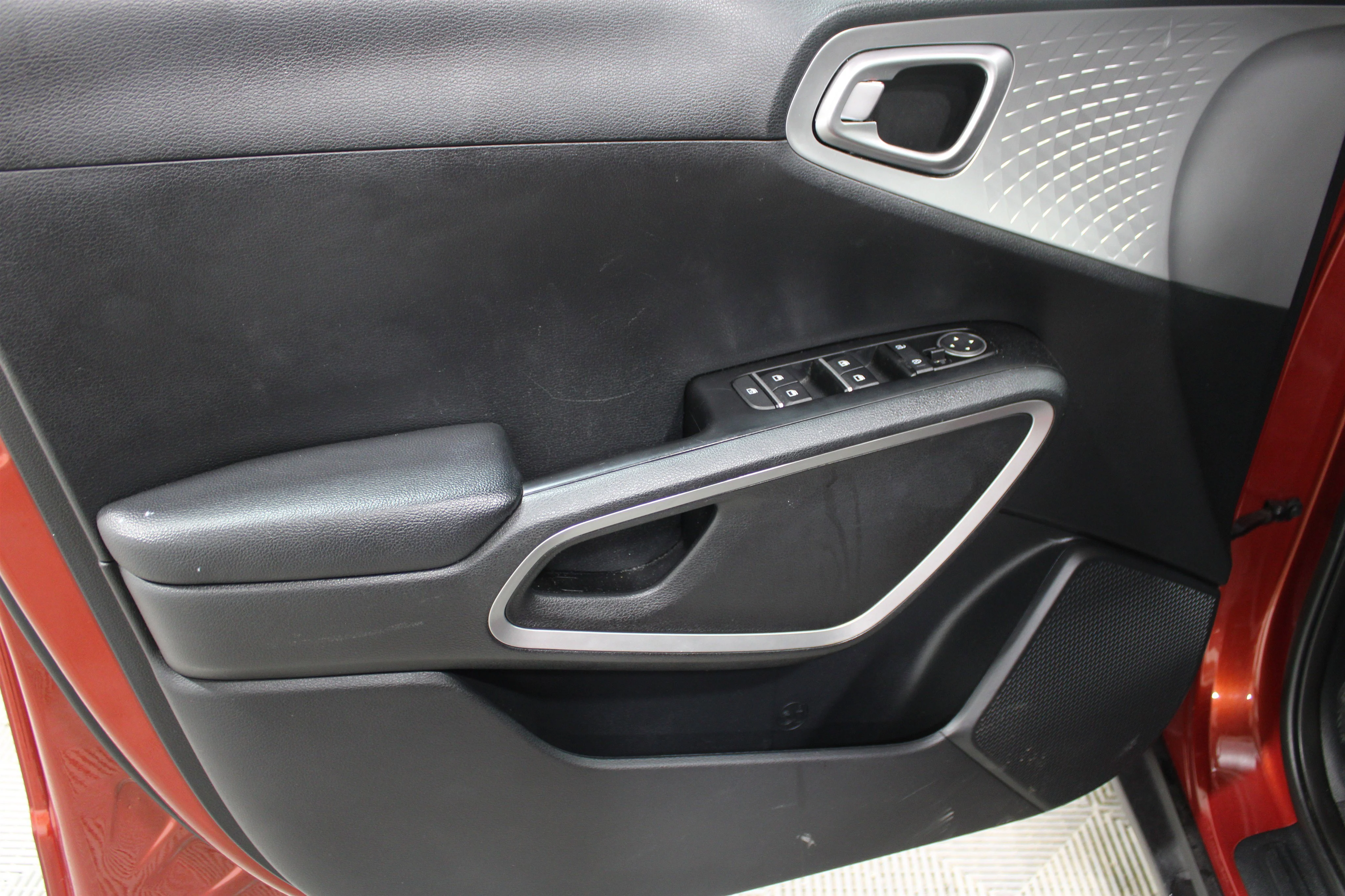 2024 Kia Soul LX - Photo 6