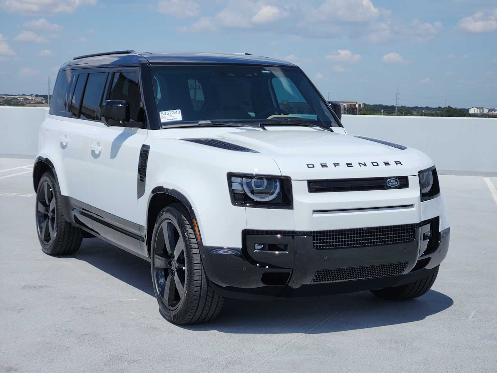 New 2026 Fuji White LAND ROVER X-Dynamic SE image 3
