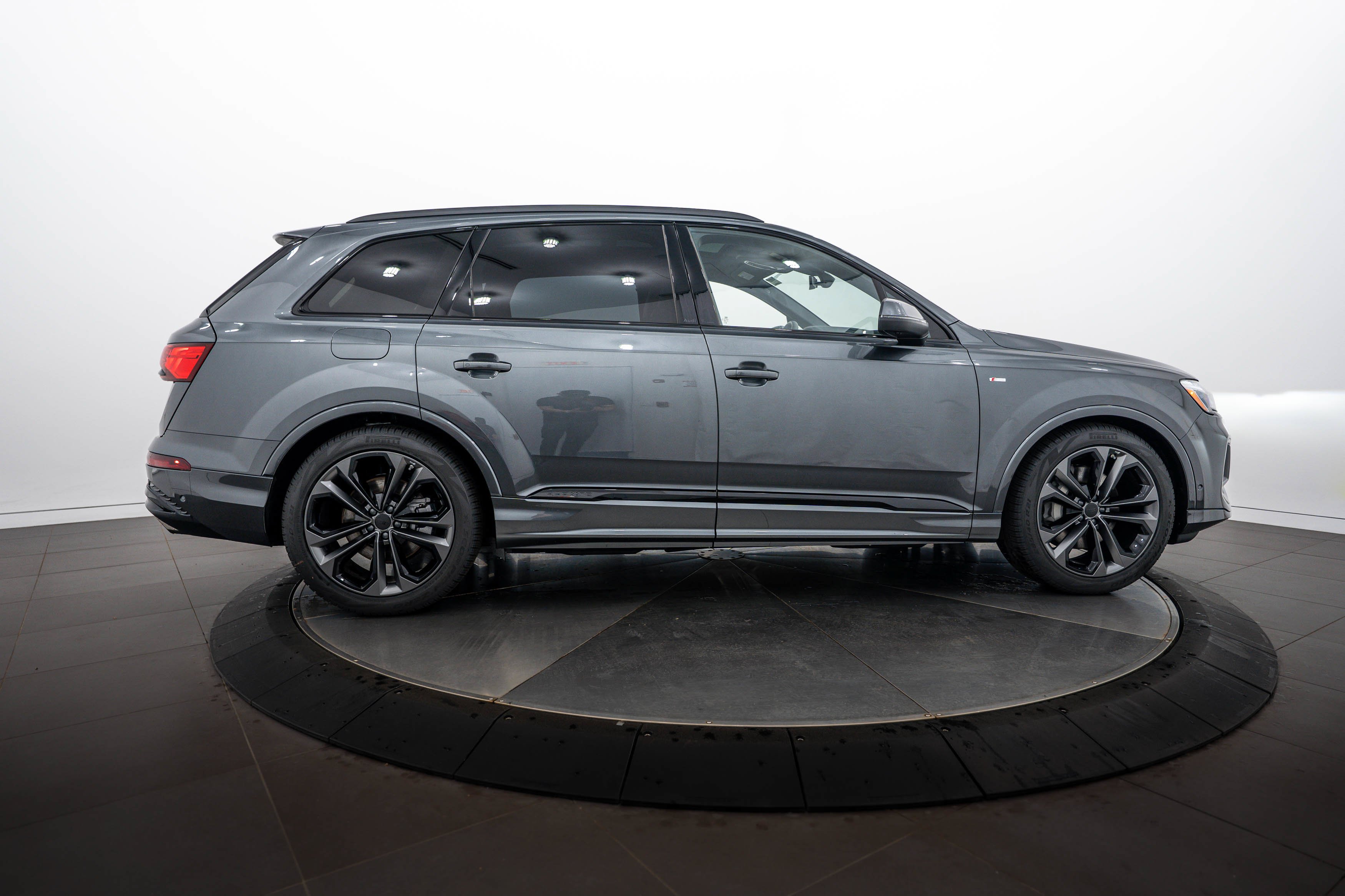 New 2026 Daytona Gray Audi S line Prestige image 3