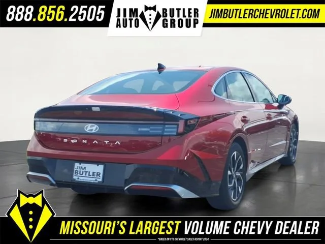 Used 2024  Hyundai SEL image 21