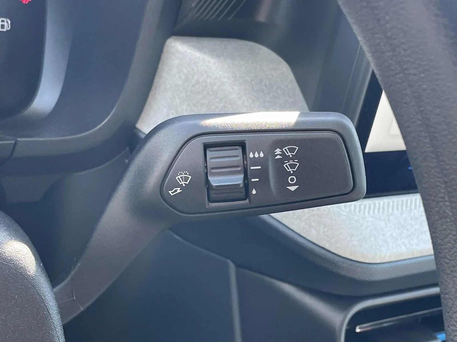 Used 2025 Desert Sand Ford XLT image 13