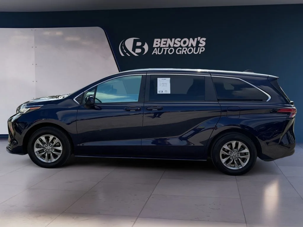 Used 2022  Toyota LE image 2
