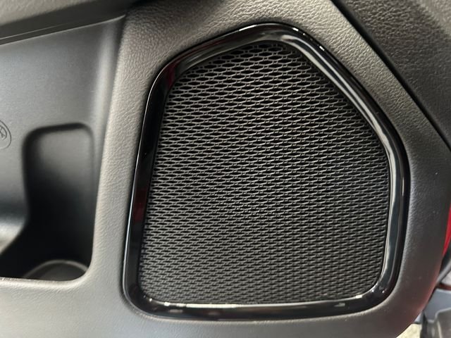 New 2026 Red Hot Pearlcoat Jeep Latitude image 22