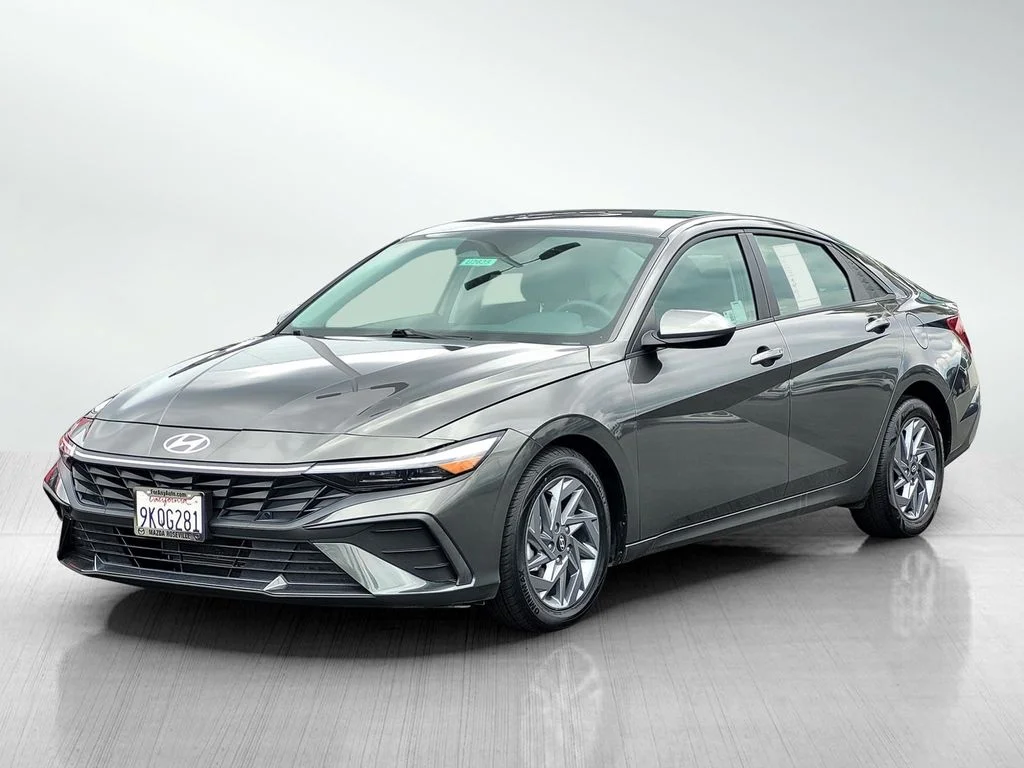 Used 2024 Gray Hyundai SEL image 8