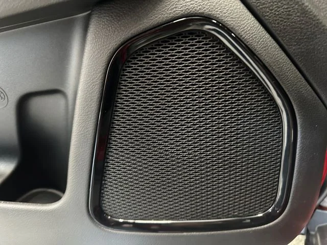 New 2026 Red Hot Pearlcoat Jeep Latitude image 22