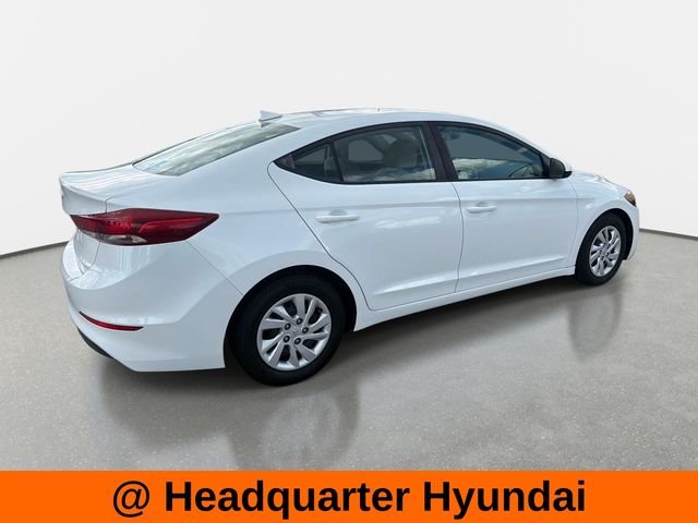 Used 2018 White Hyundai SE image 2