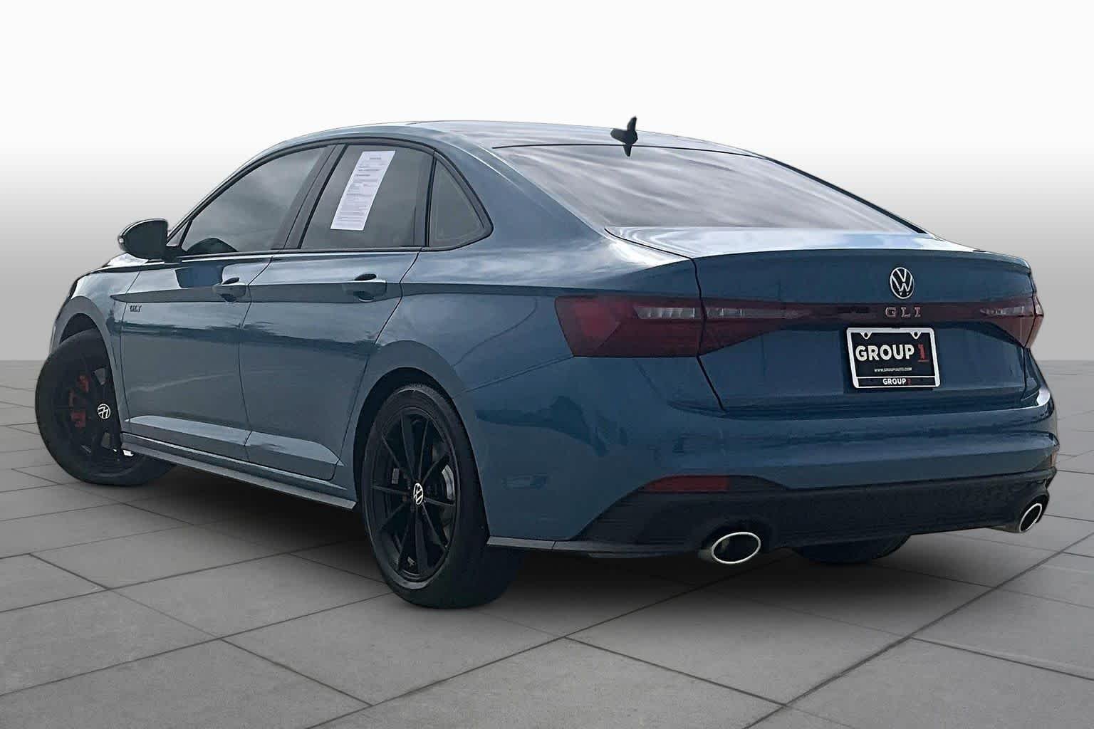 Used 2026 Monterey Blue Pearl w/Deep Black Roof Volkswagen Autobahn image 11