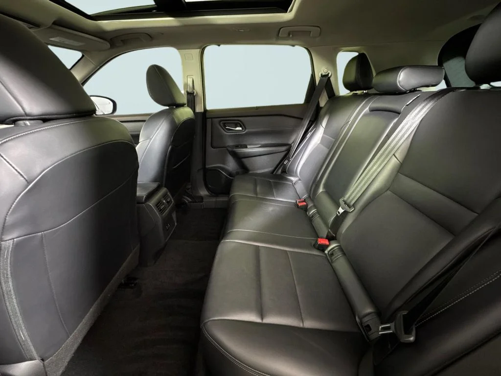 Used 2023 Super Black Nissan SV image 12