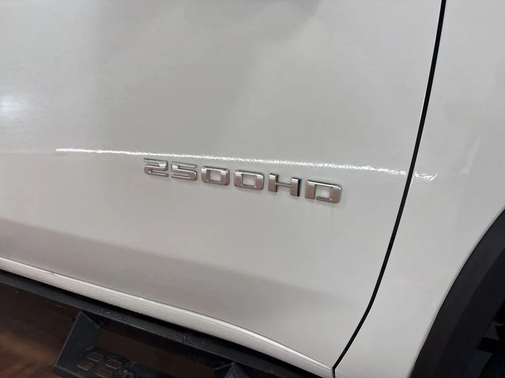 Used 2024 White Chevrolet Custom image 9