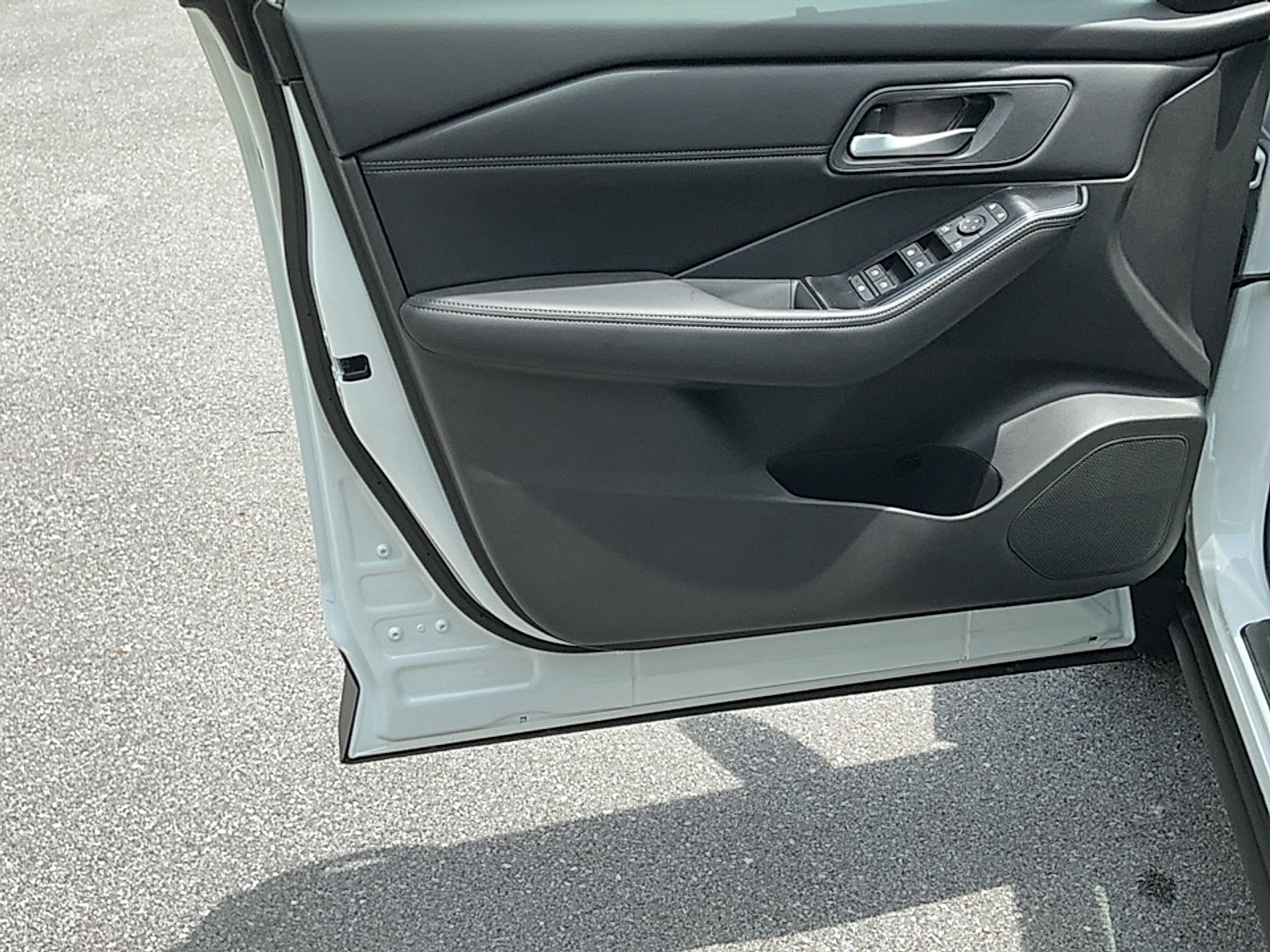 New 2026 Boulder Gray Pearl Nissan SV image 6
