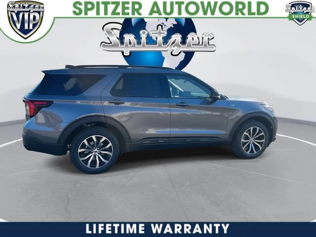 New 2026 Carbonized Gray Metallic Ford ST-Line image 9