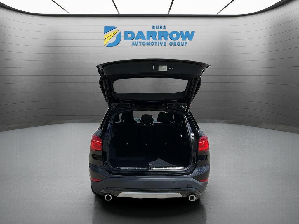 Used 2022 Black BMW xDrive28i image 9