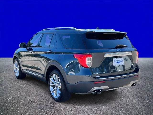 Used 2022 Blue Metallic Ford Platinum image 5