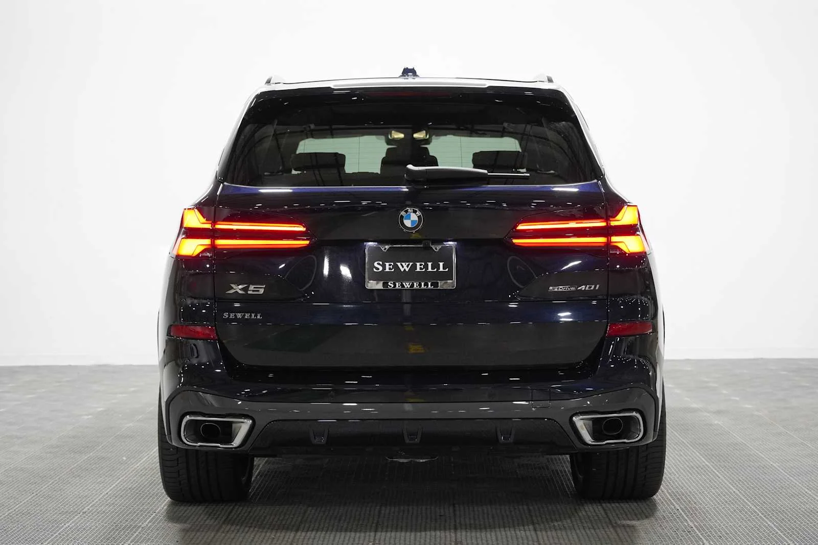 Certified Used 2026 Carbon Black Metallic BMW sDrive40i image 5