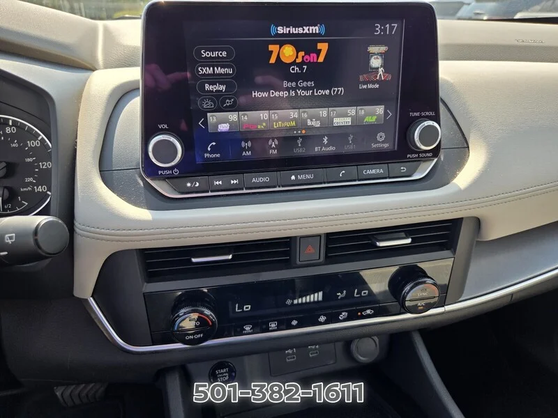 Used 2025 White Pearl NISSAN AWD SV image 27