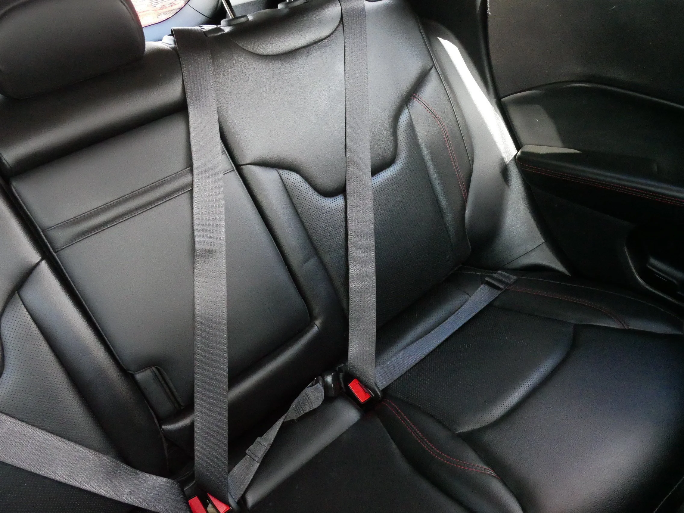 Used 2018 Diamond Black Crystal Pearlcoat Jeep Trailhawk image 16