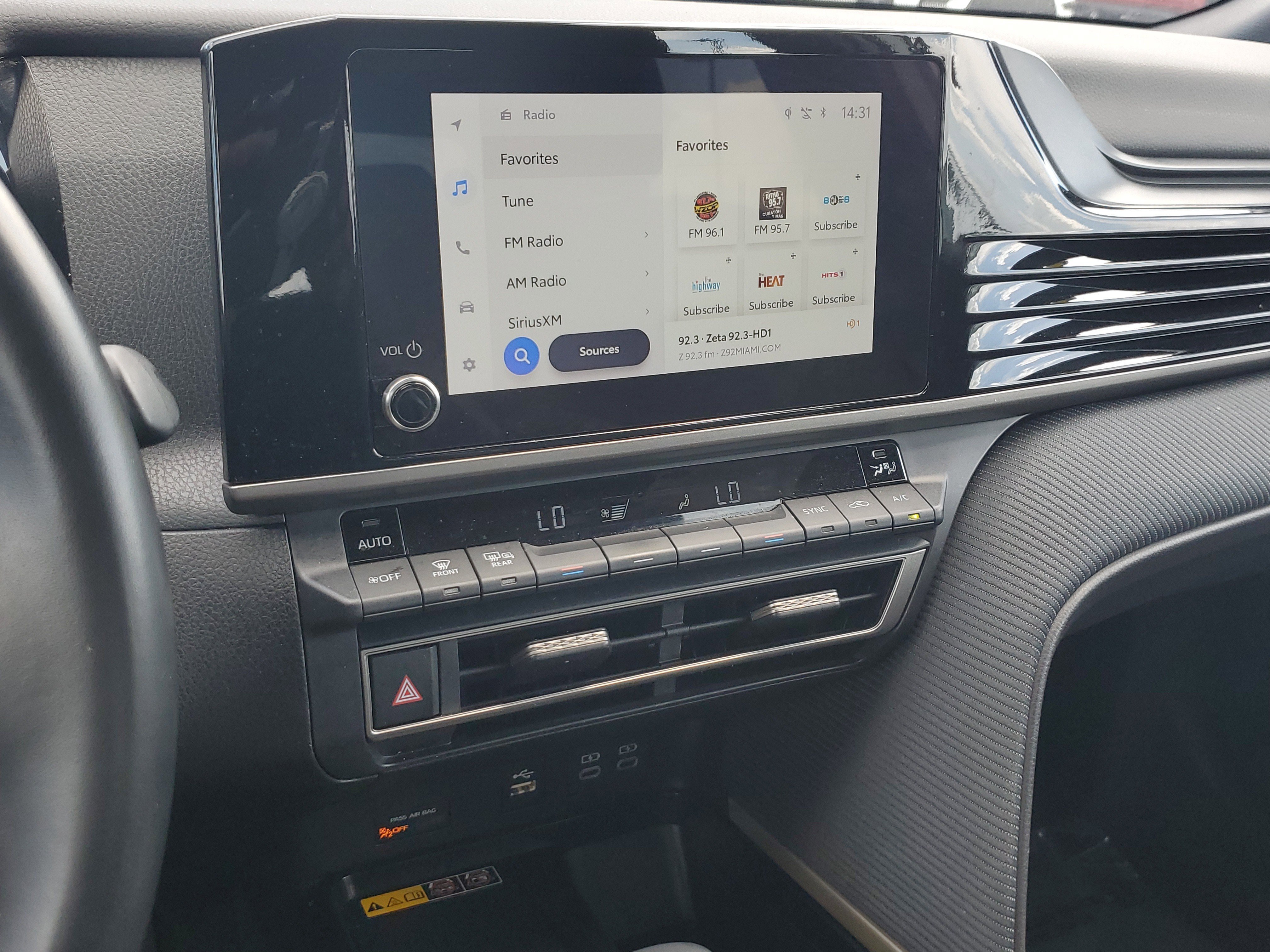 Certified Used 2025 Ice Toyota SE image 27