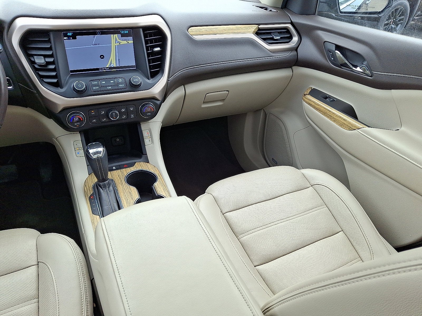 2019 GMC Acadia Denali - Photo 12