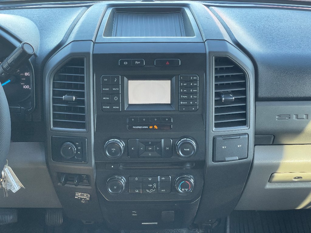 Used 2017 Oxford White Ford XL image 19