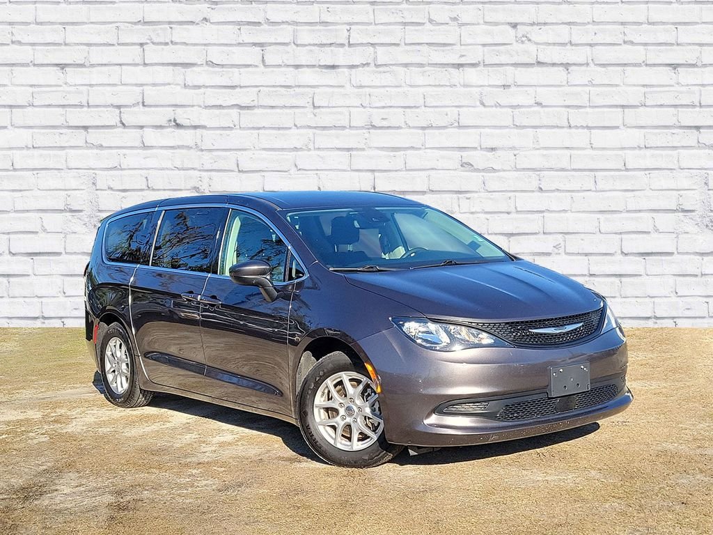2023 Chrysler Voyager LX