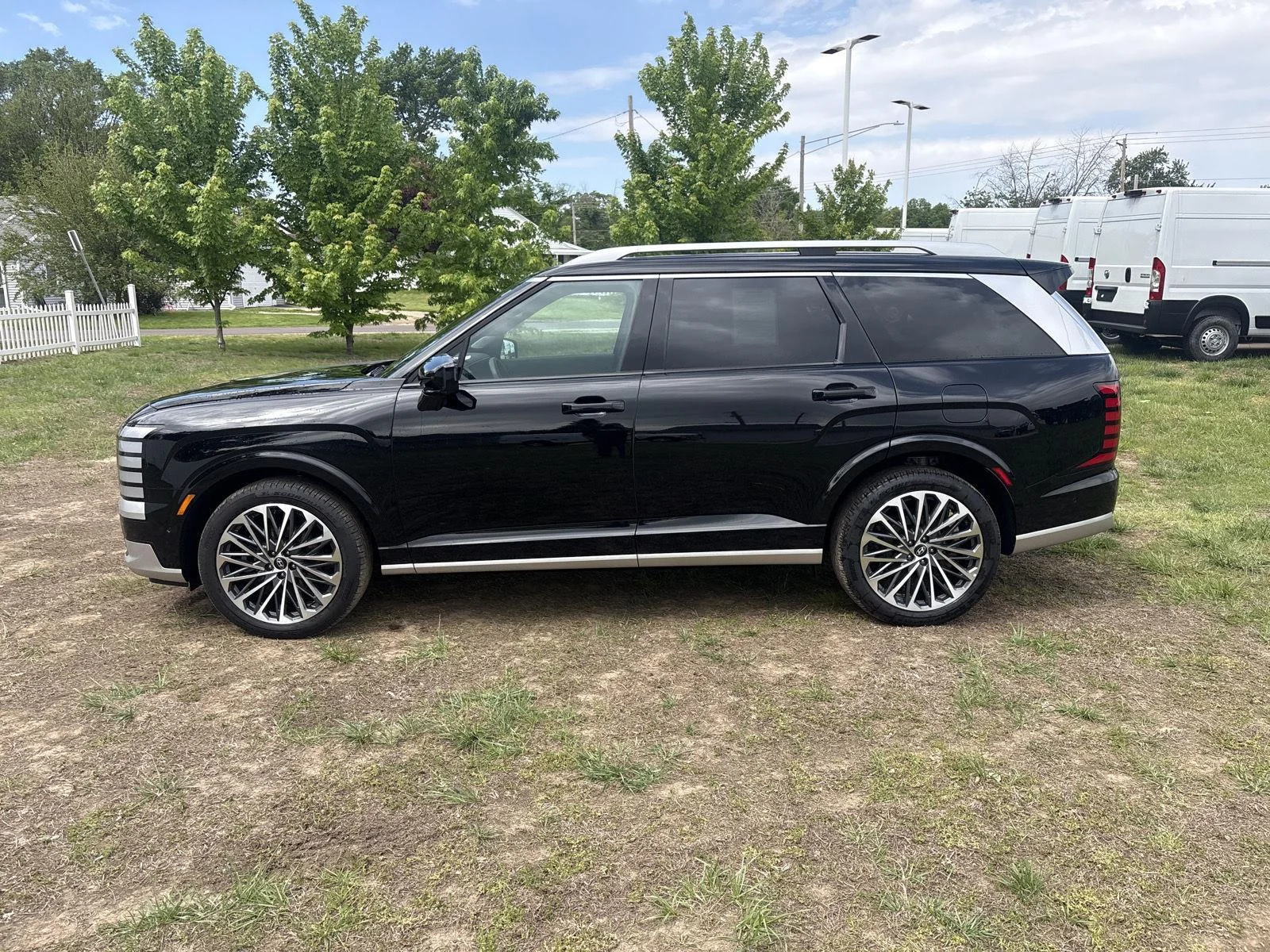 Used 2026 Abyss Black Pearl Hyundai Calligraphy image 3
