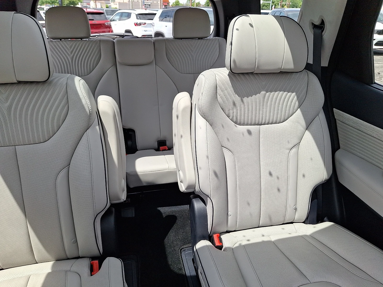 Used 2024 Black Hyundai Calligraphy image 21