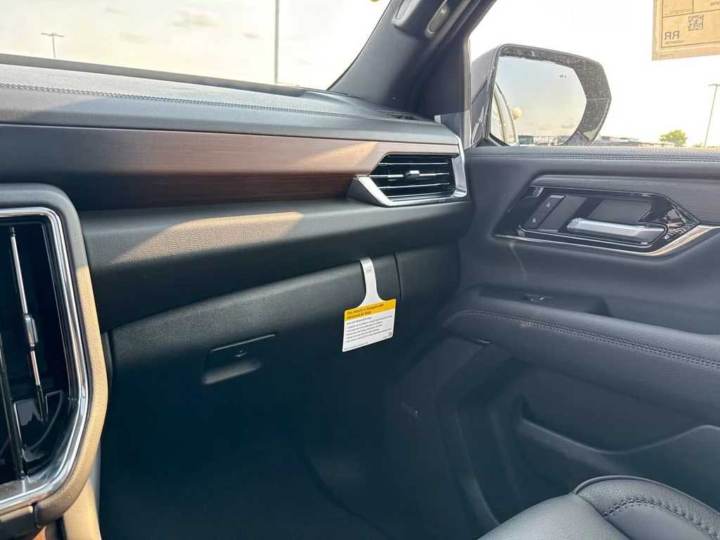 2026 GMC Yukon XL Denali - Photo 25