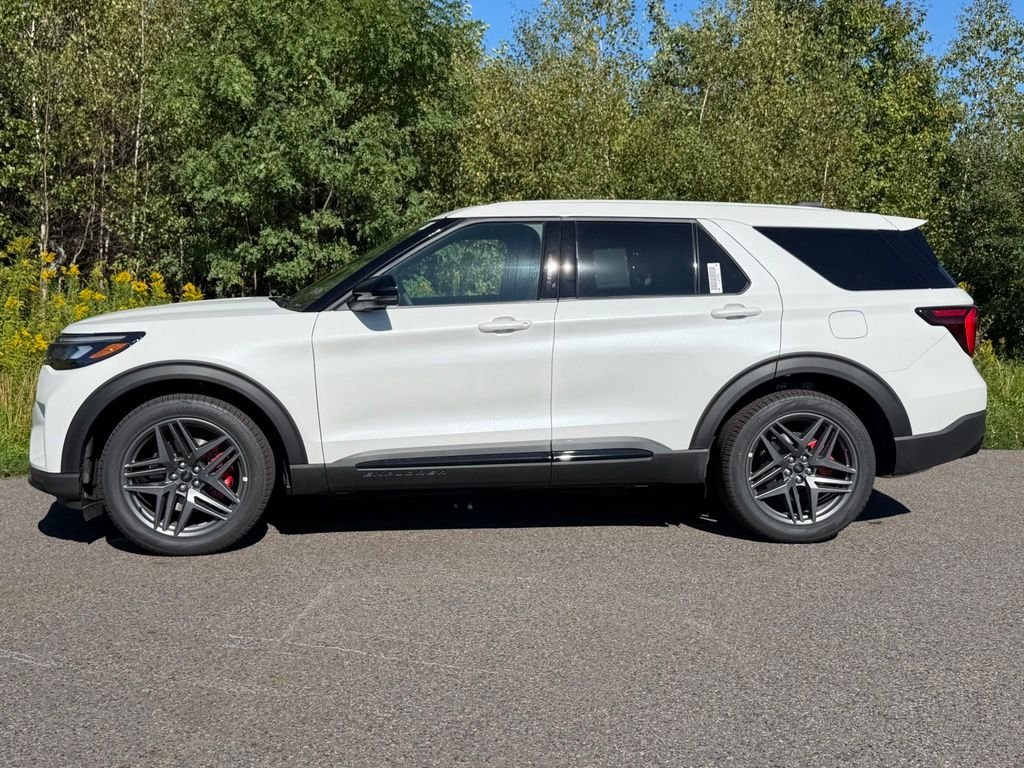 New 2027 Star White Metallic Tri-Coat Ford ST image 32