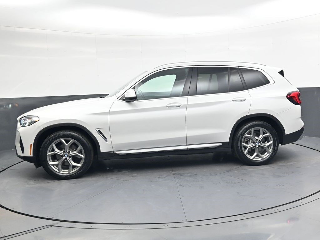 Used 2024 White Metallic BMW xDrive30i image 7