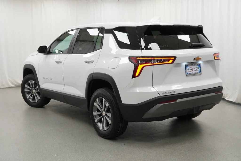 New 2027 Summit White Chevrolet LT image 5