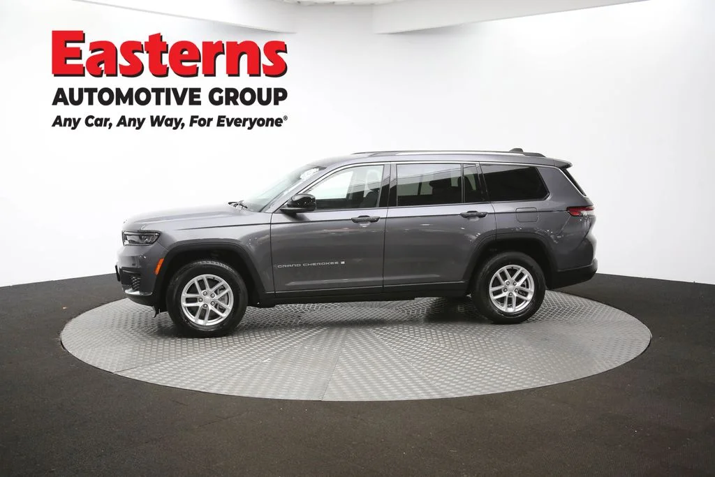 Used 2023 Gray Jeep Laredo image 61