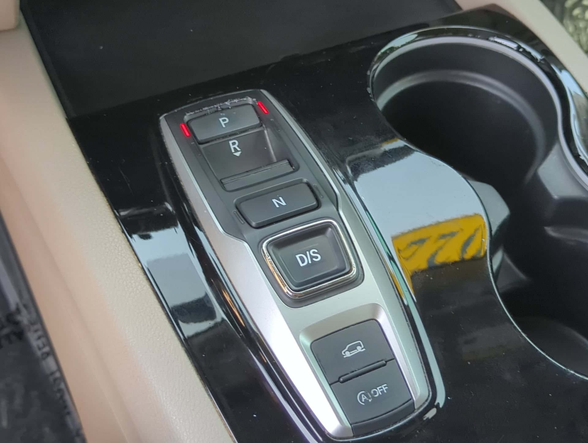 Used 2022 Deep Scarlet Pearl Honda Touring 8-Passenger image 31