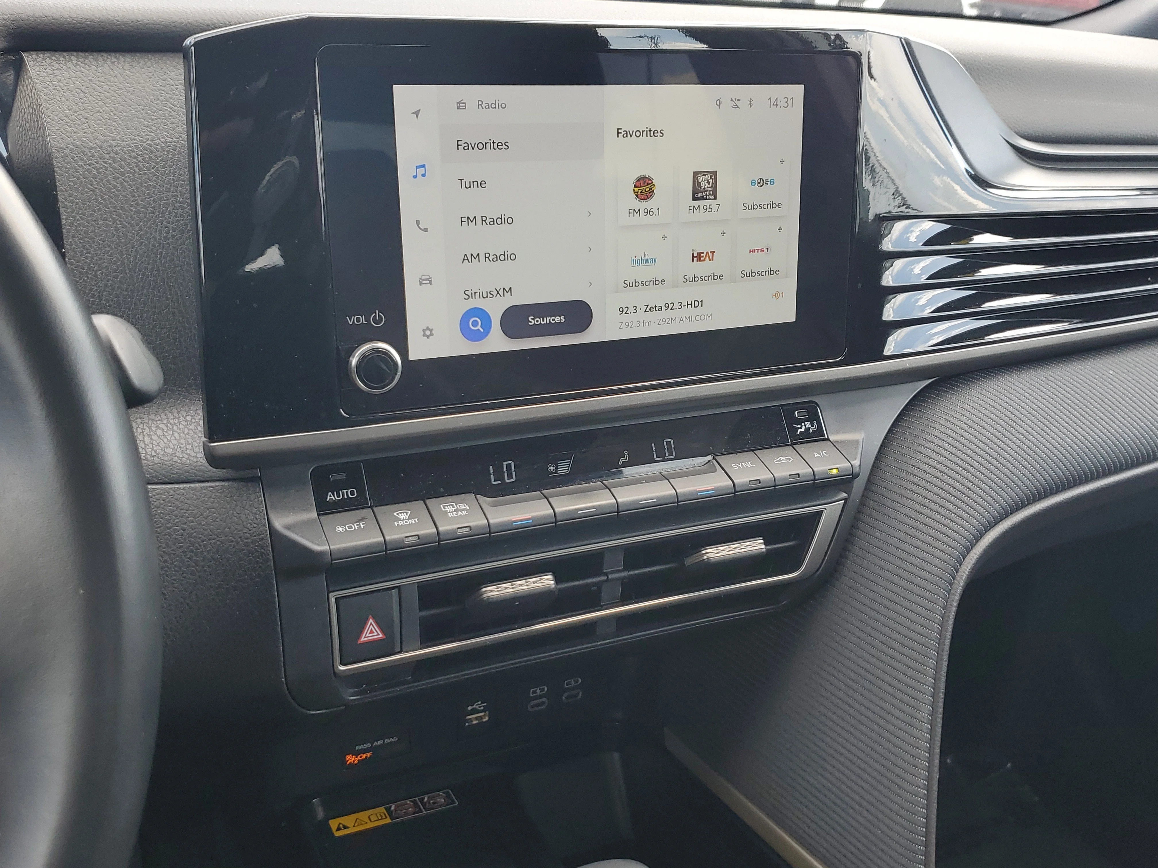 Certified Used 2025 Ice Toyota SE image 27
