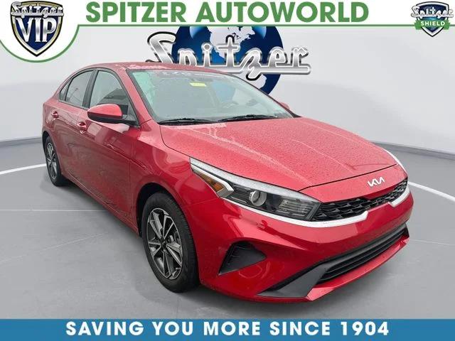 2022 Kia Forte LXS AT's photo