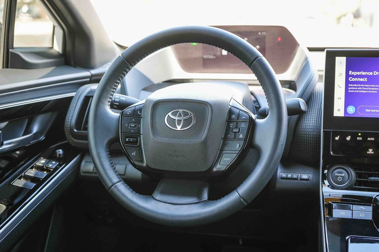 Certified Used 2025 Pearl Toyota XLE image 18