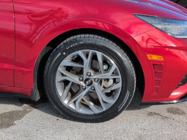 Used 2023 Red Hyundai SEL image 10